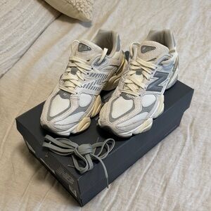 New Balance 9060 Sneakers in Cream and Light Gray - US W 6.5 / M 5